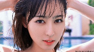 秋山莉奈 壁紙 画像