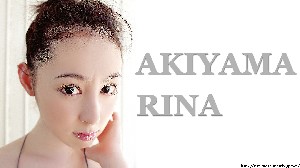 秋山莉奈 壁紙 画像