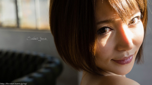 里美ゆりあ 壁紙 画像